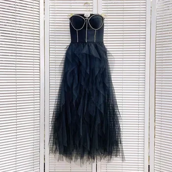 2023 Новая мода хорошего качества взлетно-посадочная полоса черное сексуальное платье без бретелек для сверления швов темпераментное длинное нерегулярное платье газовое платье