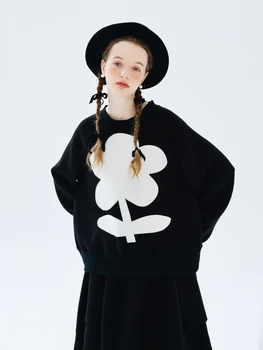 IMAKOKONI оригинальный дизайн пуловер с круглым вырезом и длинным рукавом, нашивка из ткани с цветами, черная свободная повседневная толстовка с капюшоном, женская 234315